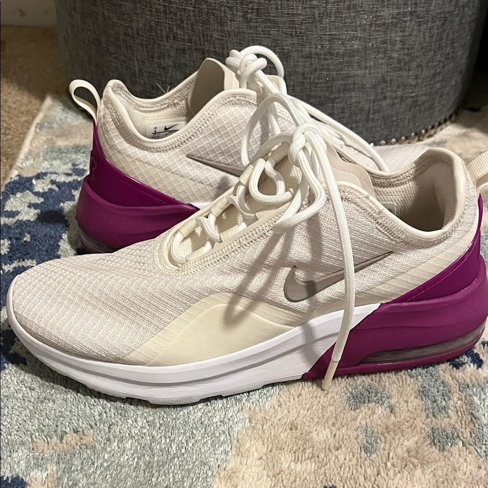 Nike Air Women's White and Plum Purple Athletic Sneakers Size 8